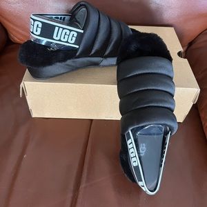 UGG PUFF YEAH BLACK SANDALS WOMEN SIZE 5